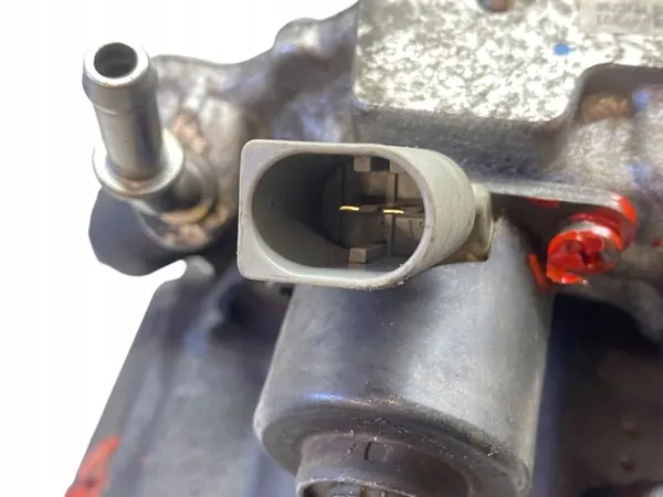 Bomba de combustible de alta presión Mercedes-Benz E W212 2010 OEM 28252613 image 7