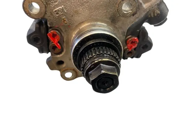 Bomba de combustible de alta presión Mercedes-Benz E W212 2010 OEM 28252613 image 8