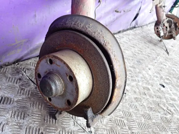 Poutre d'essieu arrière OEM Zawada-387912- Audi A4 B5 image 5