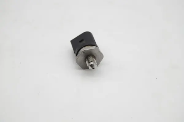 Sensor presión combustible Bosch 0 261 545 071 image 5