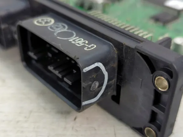 Computadora Motor Mazda OEM 359617/Zawada para 3 II image 8
