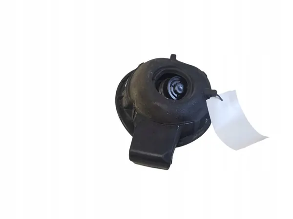 Volkswagen Golf VI 2009 Trappe de carburant image 3