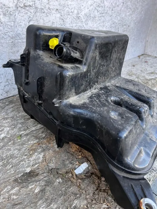 Tanque AdBlue Audi OEM 4K0131878H para A6 A7 A8 C8 image 7