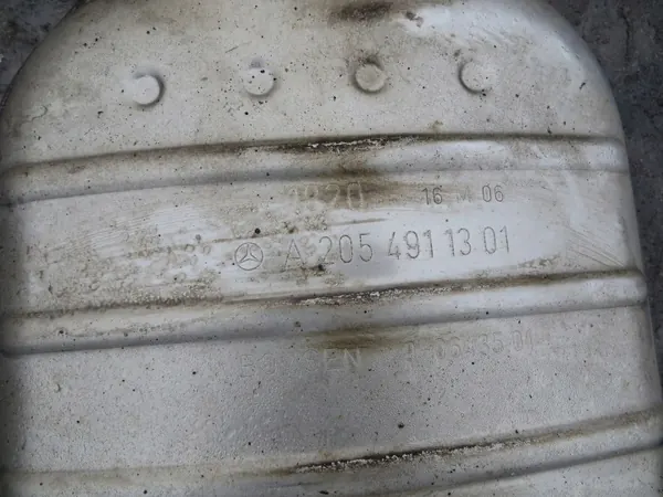 Uitlaatdemper OEM 188/145 voor Mercedes W205 2.0 CGI image 10