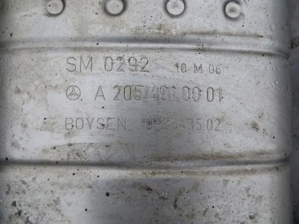 Uitlaatdemper OEM 188/145 voor Mercedes W205 2.0 CGI image 9