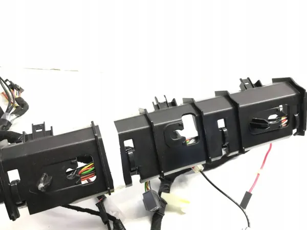 Tesla Model Y 2023 Heckklappe Kabelbaum OEM 161668900E image 3