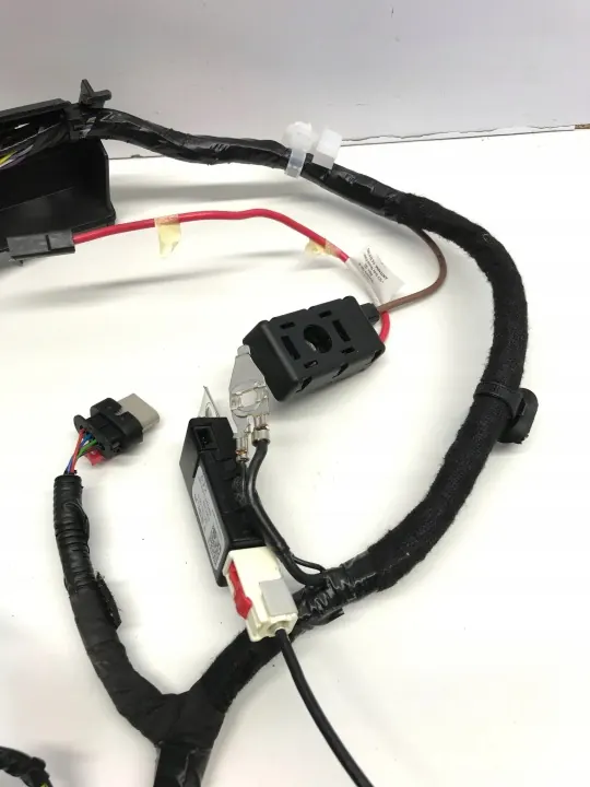 Tesla Model Y 2023 Heckklappe Kabelbaum OEM 161668900E image 4