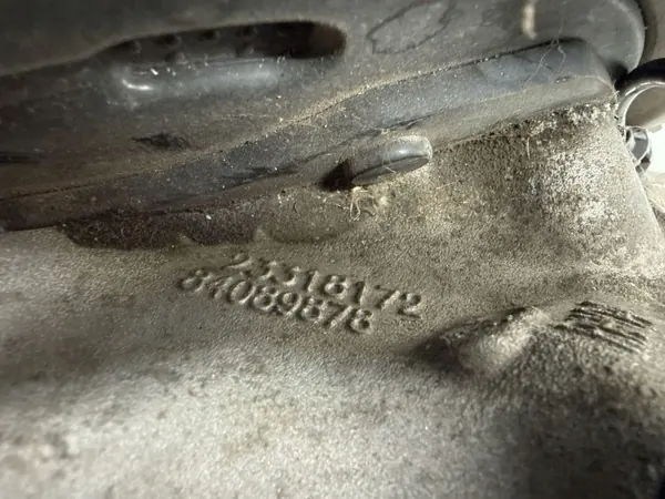 Bakhjulsnav höger sida OEM 84089878 image 9