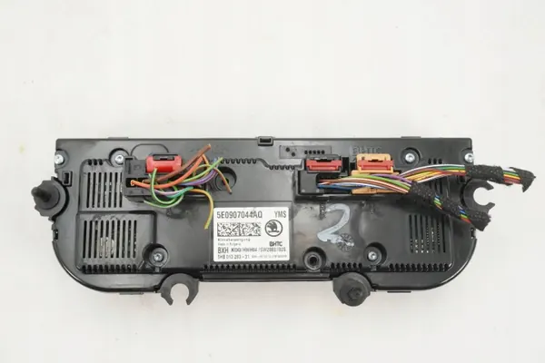 Ilmastointipaneeli OEM 5E0907044AQ Skoda Octavia III:lle image 8