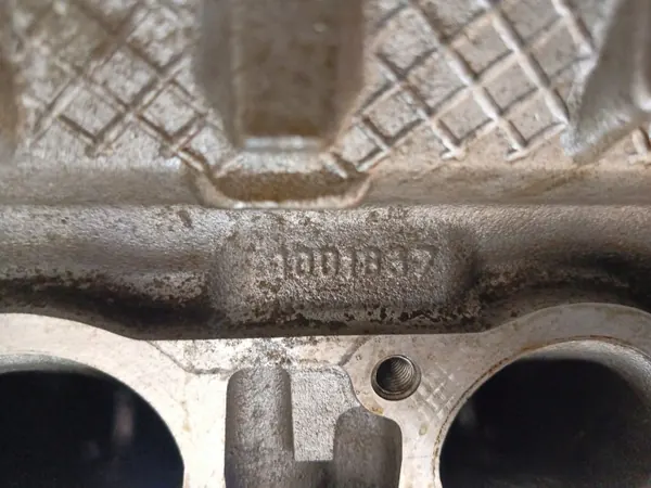 Culasse Volvo OEM 1001837 1001761 Occasion image 3