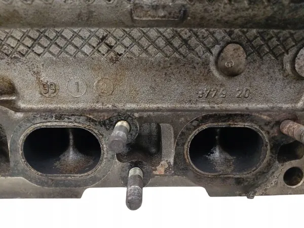 Culasse Volvo OEM 1001837 1001761 Occasion image 7