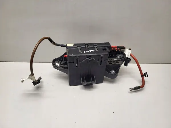 Mercedes-Benz A W176 hulpbatterij relais A0009829608 image 2