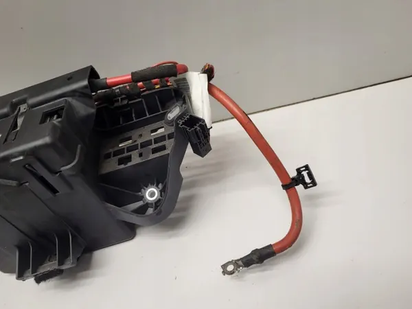 Mercedes-Benz A W176 hulpbatterij relais A0009829608 image 3