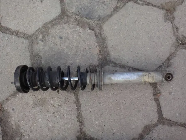 Taka-iskunvaimennin OEM 1093646 BMW 5 E39:lle image 2