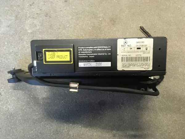Changer CD Mercedes OEM Q6820363 pour W163 image 4