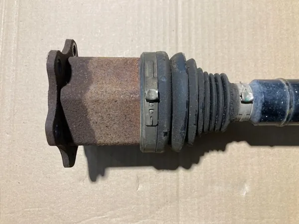 Höger halvmuff VW Skoda 2.0 TDI DSG 4x4 image 3