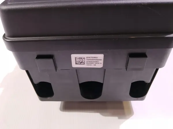 Sulakekaappi ja sulakkeet OEM 68467638AA Dodge Ram 1500 image 5