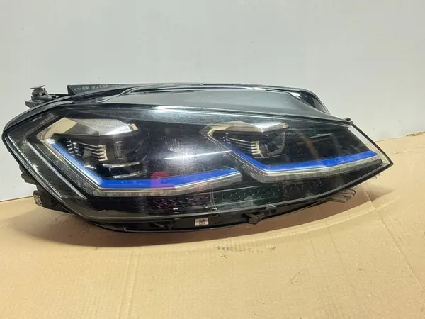 Farol direito VW Golf VII GTE OEM 5G1941036B image 2