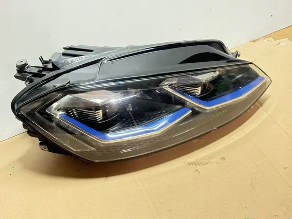 Farol direito VW Golf VII GTE OEM 5G1941036B image 3