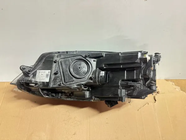 Farol direito VW Golf VII GTE OEM 5G1941036B image 7