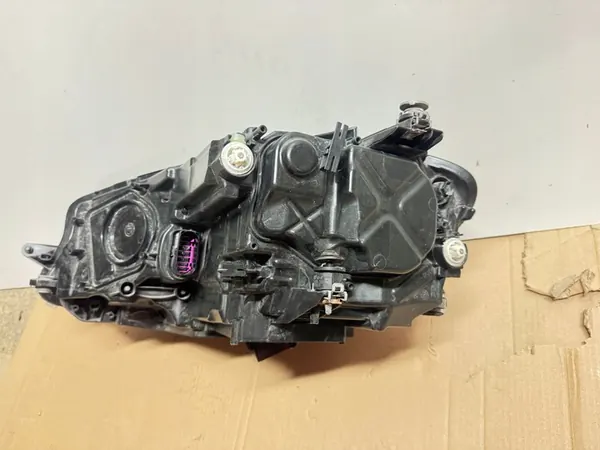 Farol direito VW Golf VII GTE OEM 5G1941036B image 8