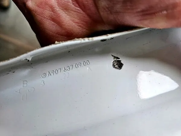 Höger bakre nedre hjulhus Mercedes Sprinter 907 A9076370900 image 2