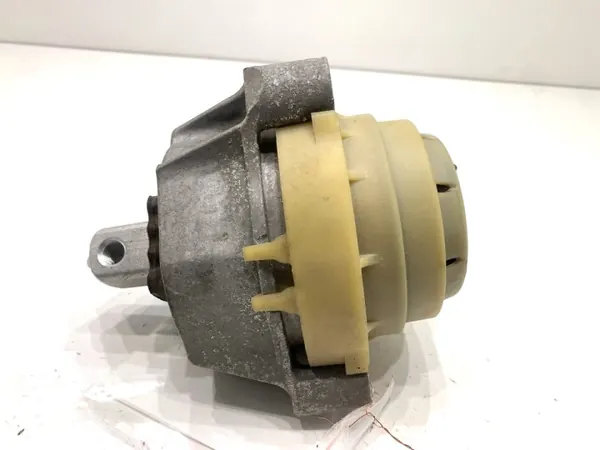 Moottorin vasen tuki OEM 6883513 BMW G31 2.0 image 3