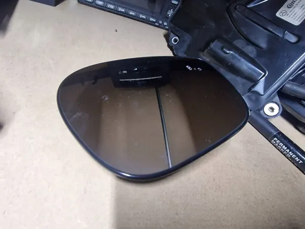 Ford Mustang Mach-E vänster spegel insert OEM LJBB17K707DA image 2