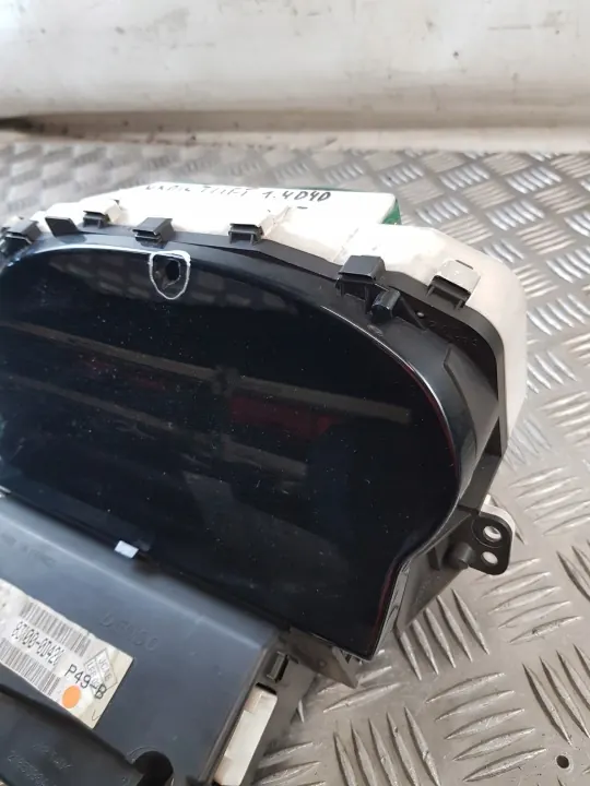 Toyota Yaris I 1.4 D4D Mittaristo OEM 838000D420 image 8