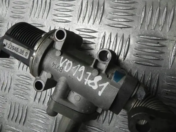 Soupape EGR Opel OEM 55215332 pour 1.9 DTI image 3