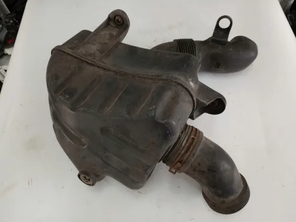 Volkswagen OE Ilmansuodattimen Kotelo image 2