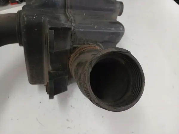 Volkswagen OE Ilmansuodattimen Kotelo image 8