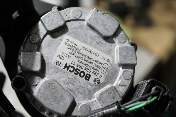 Vattenpump Renault Scenic IV 210108197R image 2