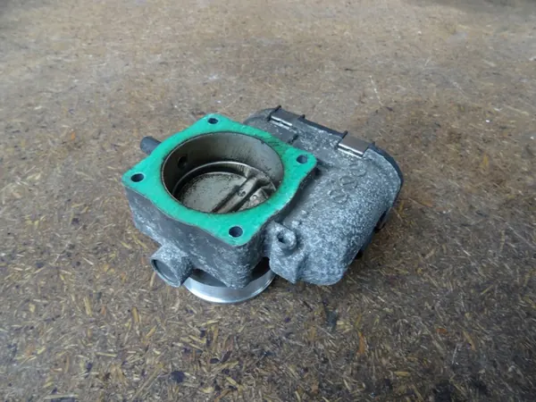 Corpo de borboleta AUDI TT 8N 1.8T 06A133062C image 3