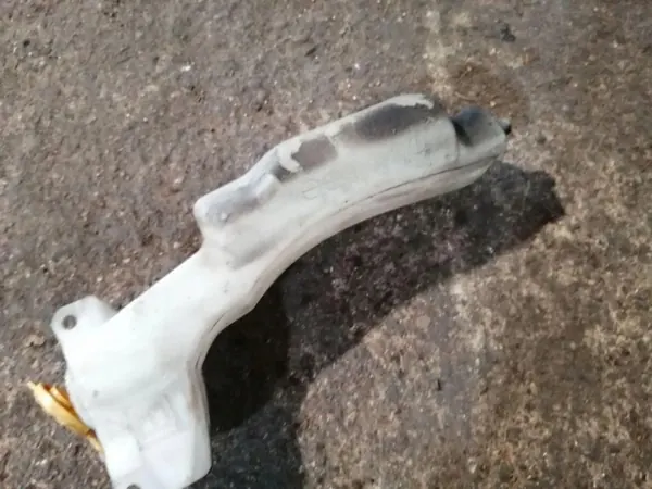 Koelvloeistoftank Subaru Outback 2016 OEM 45153AJ000 image 4