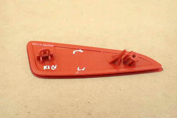 TOYOTA YARIS IV Takapuskuriheijastin OIKEA 81910-F4010 image 4