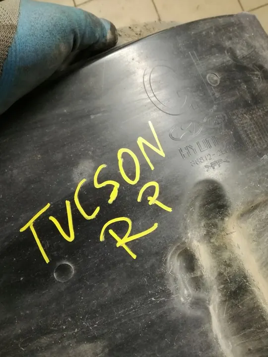 HYUNDAI TUCSON I 2004-2010 Right Front Wheel Arch image 5