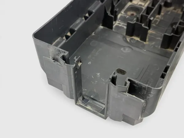 Zekeringkastdeksel OEM 11GM340A voor Hummer H3 06-10 image 6