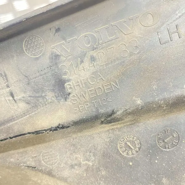 Cubierta del cinturón delantera derecha OEM 31442734 XC90 II image 3