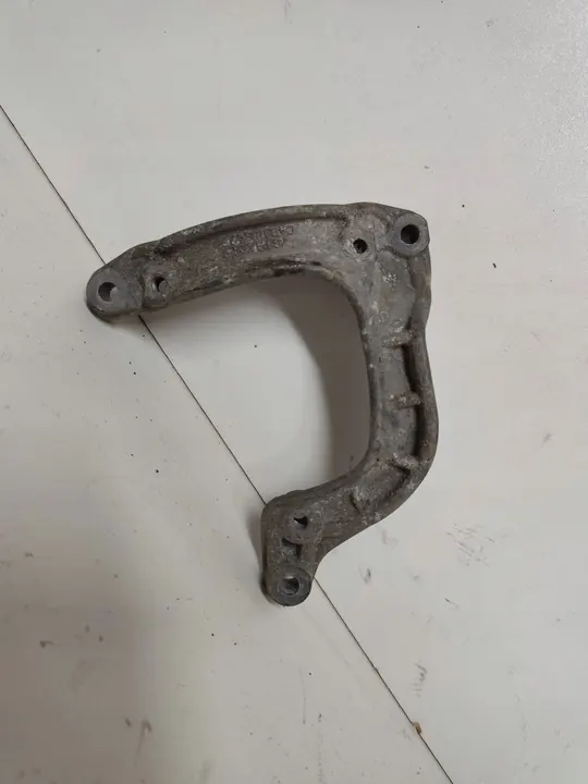 Mitsubishi Outlander 2020 Support Compresseur AC 7813A218 image 1