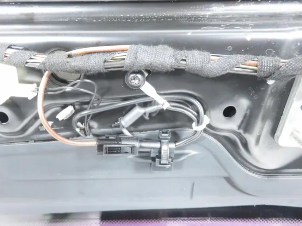 BMW F11 Heckklappenglas OEM 7206562 - Gebraucht image 4