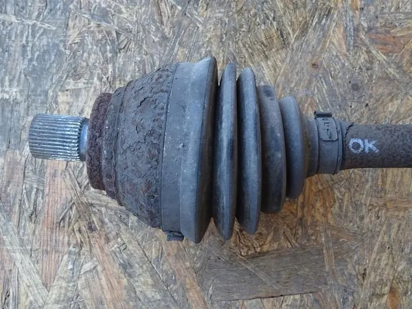 AUDI Q3 RSQ3 8U Vänster Framskaft 5N0407763F image 6