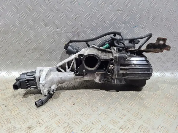 EGR-Pakokaasujäähdytin Opel Zafira C 2.0 CDTI OEM 55575176 image 4