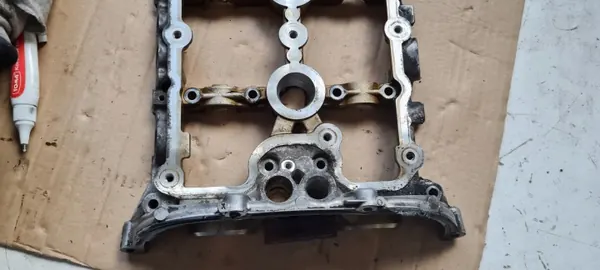 Couvercle d'arbre à cames droit OEM 06E103286 Audi S4 B8 image 10