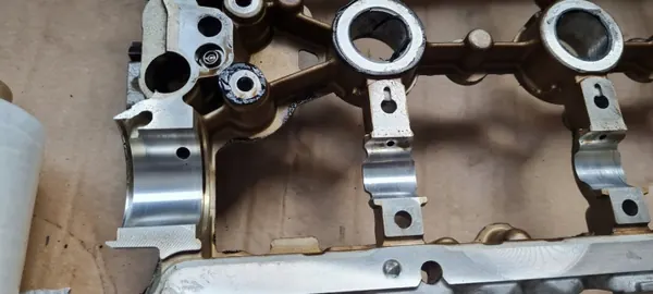 Couvercle d'arbre à cames droit OEM 06E103286 Audi S4 B8 image 6