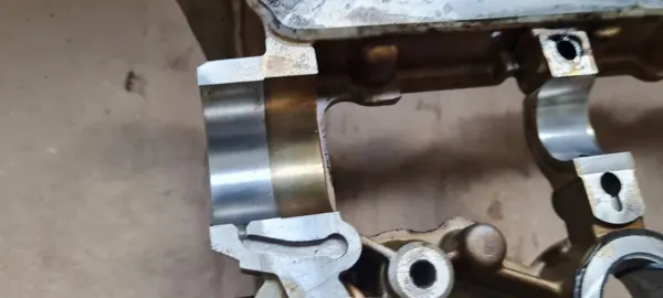 Couvercle d'arbre à cames droit OEM 06E103286 Audi S4 B8 image 7
