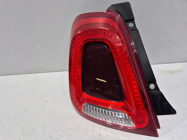 Luz trasera izquierda Fiat 500 Lift 2015- image 2