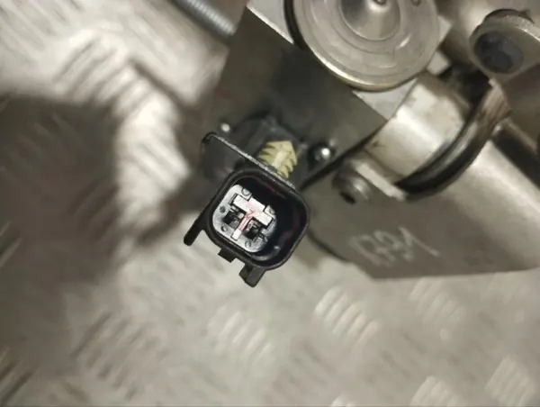 Gebrauchter Chrysler Ölkühler OEM 68239139AC image 4