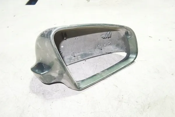 Oikea Peilin Tuki AUDI A4 8E0857508B image 2