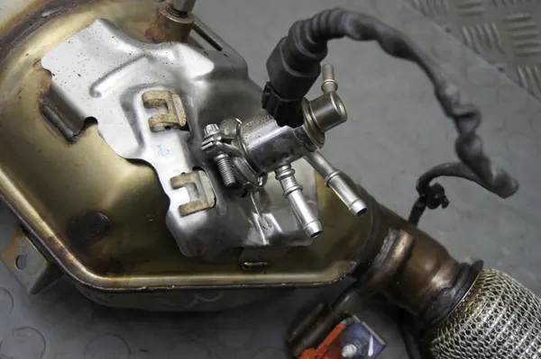 DPF Catalyst NOx Sensor Injection Dacia Lodgy Stepway 1.5 dci image 6